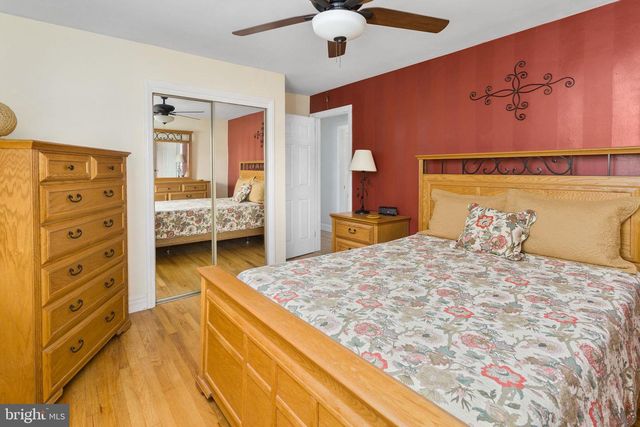 1 LEE CT, Hamilton, NJ 08619