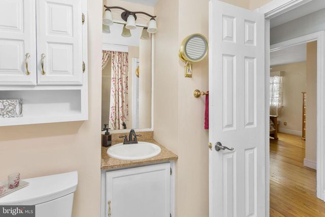 1 LEE CT, Hamilton, NJ 08619