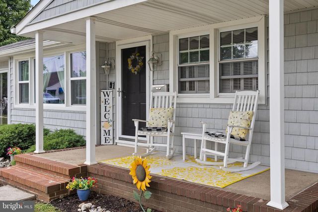 1 LEE CT, Hamilton, NJ 08619