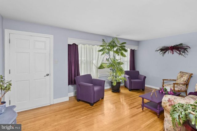 1 LEE CT, Hamilton, NJ 08619
