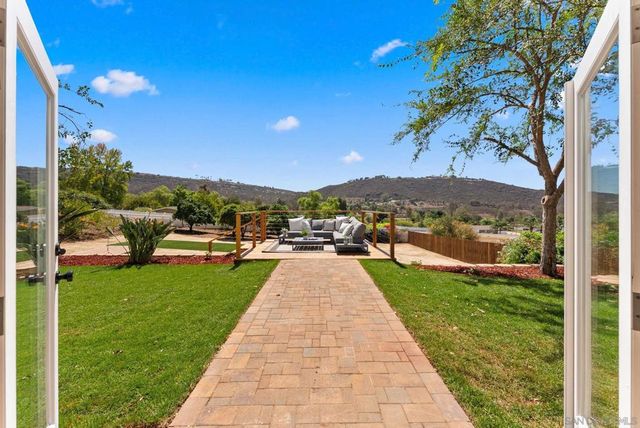 14475 Pebble Canyon Dr, Poway, CA 92064