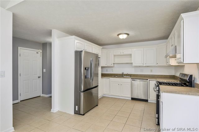 2603 Meadowview Court, Jeffersonville, IN 47130