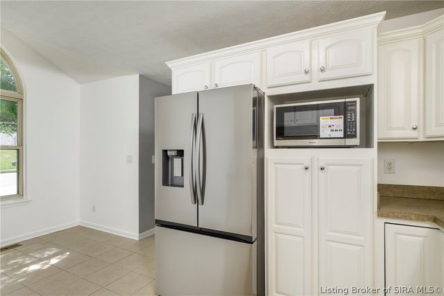 2603 Meadowview Court, Jeffersonville, IN 47130