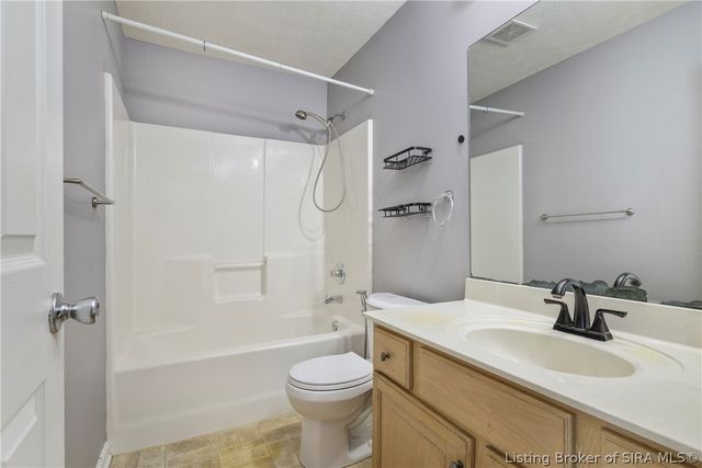 2603 Meadowview Court, Jeffersonville, IN 47130