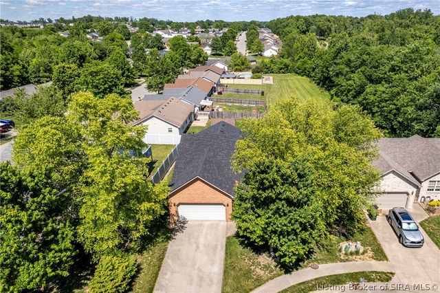 2603 Meadowview Court, Jeffersonville, IN 47130