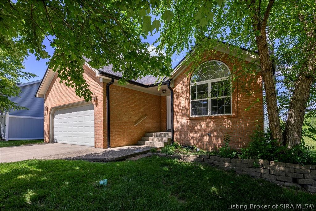 2603 Meadowview Court, Jeffersonville, IN 47130