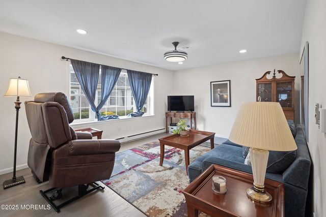 142 Providence Way 142C, Monroe, NJ 08831