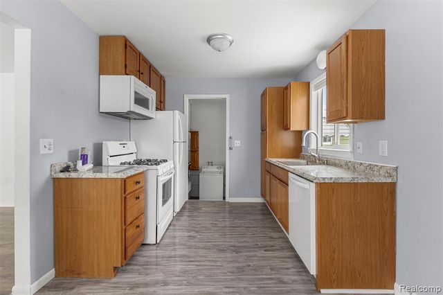4421 Edgewood Street, Dearborn Heights, MI 48125