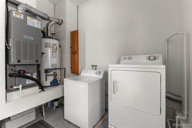 4421 Edgewood Street, Dearborn Heights, MI 48125