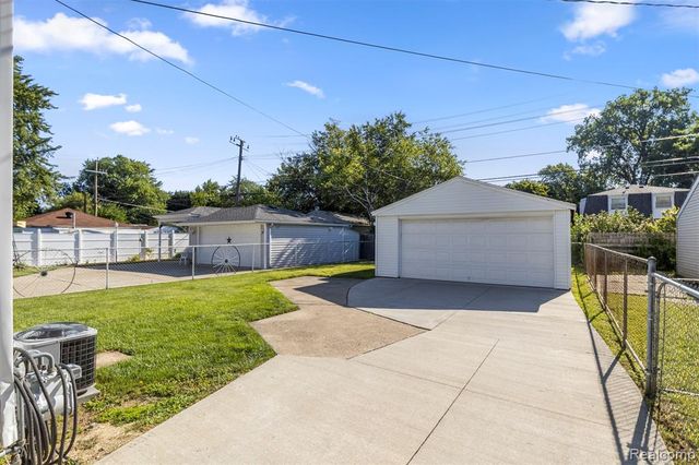 4421 Edgewood Street, Dearborn Heights, MI 48125