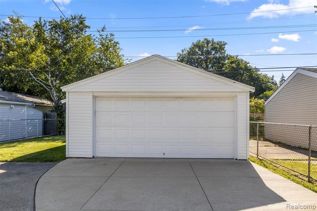 4421 Edgewood Street, Dearborn Heights, MI 48125