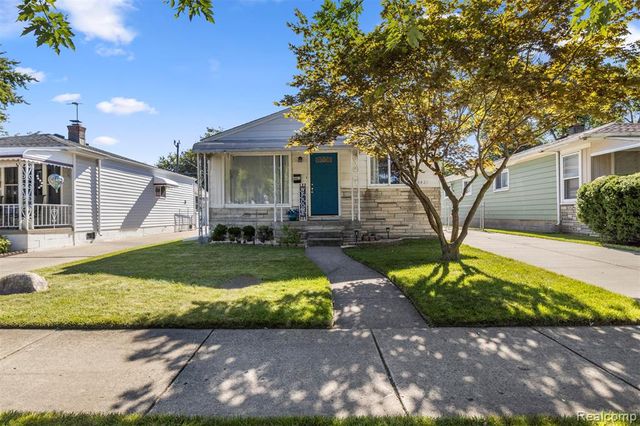4421 Edgewood Street, Dearborn Heights, MI 48125