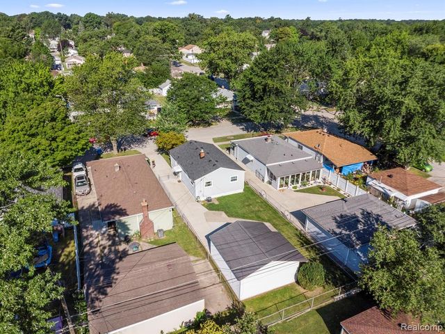 4421 Edgewood Street, Dearborn Heights, MI 48125