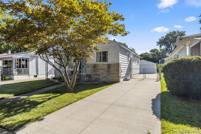 4421 Edgewood Street, Dearborn Heights, MI 48125