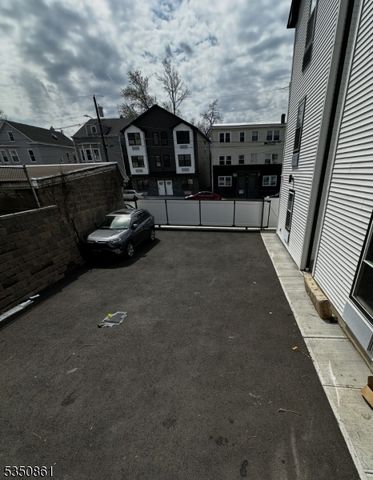 88 N 7Th St, Paterson City, NJ 07522