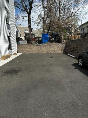 88 N 7Th St, Paterson City, NJ 07522