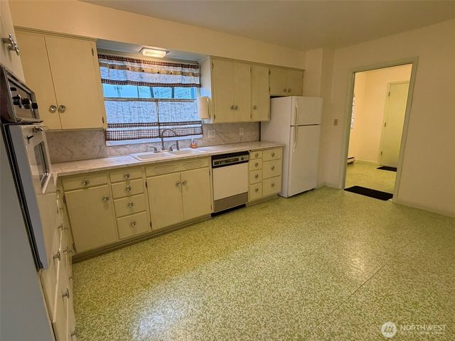 809 W Market Street, Aberdeen, WA 98520