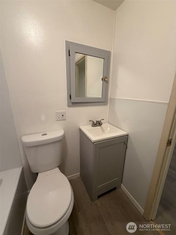 809 W Market Street, Aberdeen, WA 98520