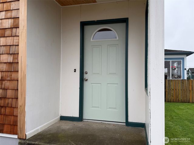 809 W Market Street, Aberdeen, WA 98520