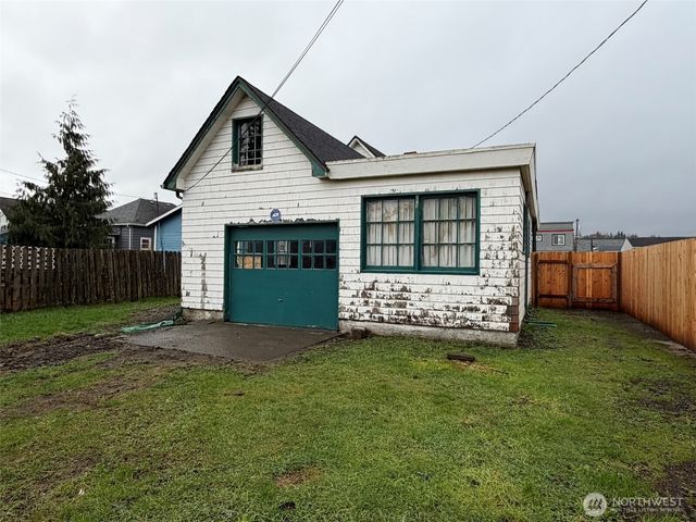 809 W Market Street, Aberdeen, WA 98520