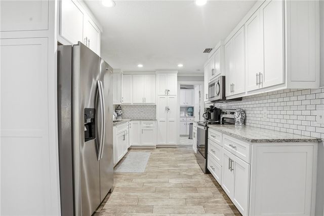 220 Tennessee Ave, St Simons Island, GA 31522