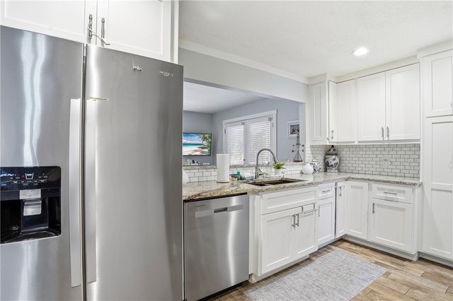 220 Tennessee Ave, St Simons Island, GA 31522