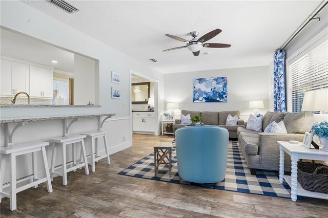 220 Tennessee Ave, St Simons Island, GA 31522