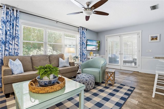 220 Tennessee Ave, St Simons Island, GA 31522