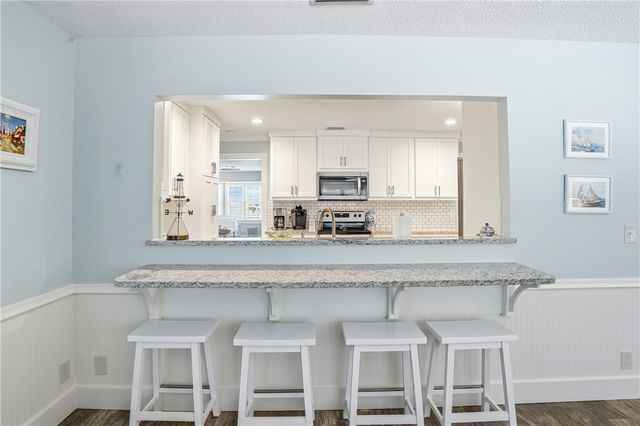 220 Tennessee Ave, St Simons Island, GA 31522