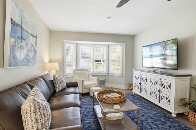 220 Tennessee Ave, St Simons Island, GA 31522