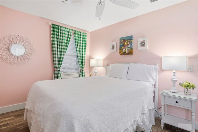 220 Tennessee Ave, St Simons Island, GA 31522