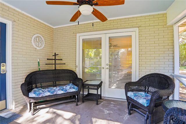 220 Tennessee Ave, St Simons Island, GA 31522