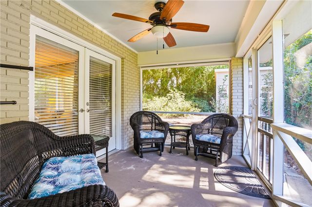 220 Tennessee Ave, St Simons Island, GA 31522