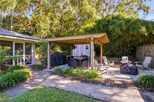 220 Tennessee Ave, St Simons Island, GA 31522