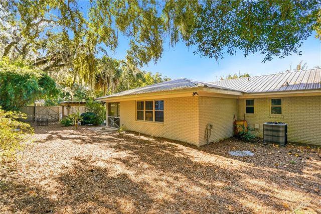 220 Tennessee Ave, St Simons Island, GA 31522