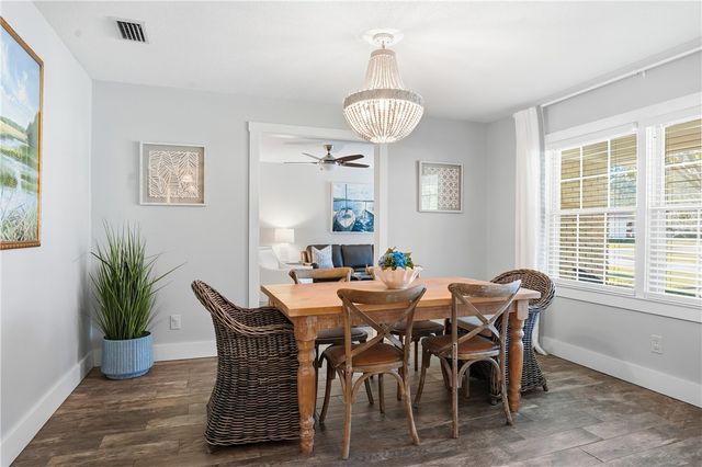 220 Tennessee Ave, St Simons Island, GA 31522