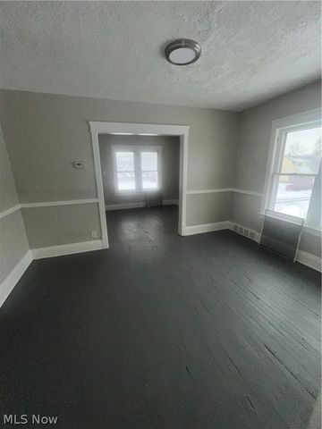 987 Evangeline Road, Cleveland, OH 44110