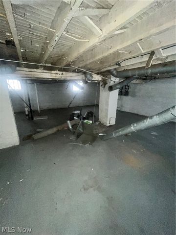 987 Evangeline Road, Cleveland, OH 44110