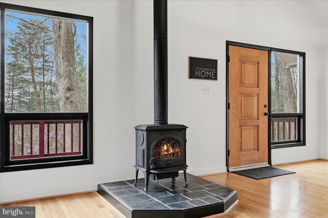 175 FERN DR, Harpers Ferry, WV 25425