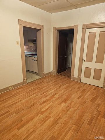 6104 Idaho Avenue, St Louis, MO 63111