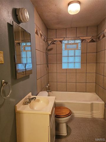 6104 Idaho Avenue, St Louis, MO 63111