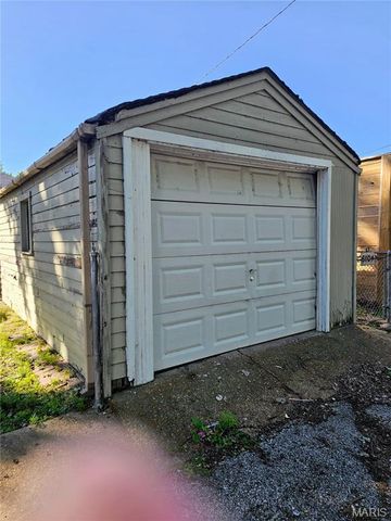 6104 Idaho Avenue, St Louis, MO 63111