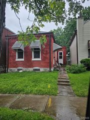 6104 Idaho Avenue, St Louis, MO 63111