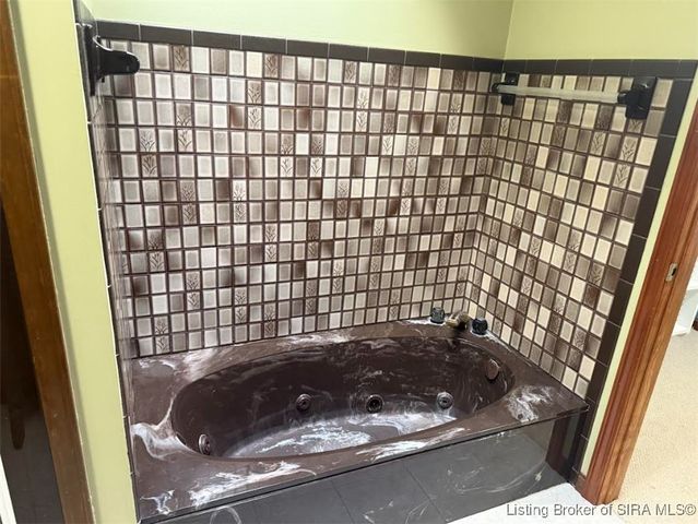 9818 Marion Martin Road, Charlestown, IN 47111