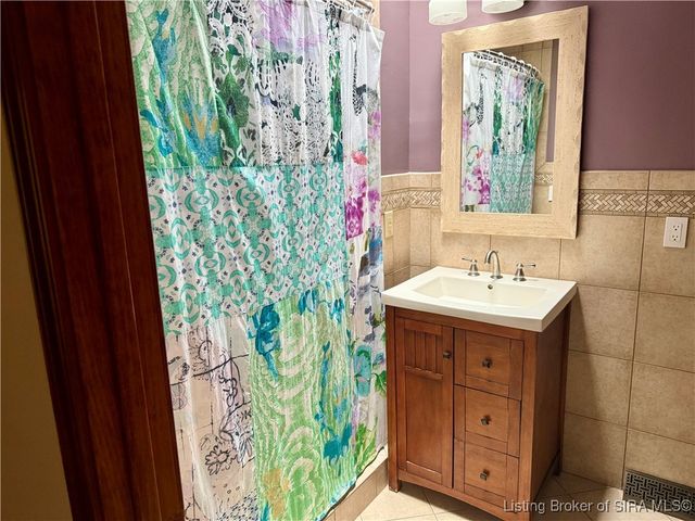 9818 Marion Martin Road, Charlestown, IN 47111