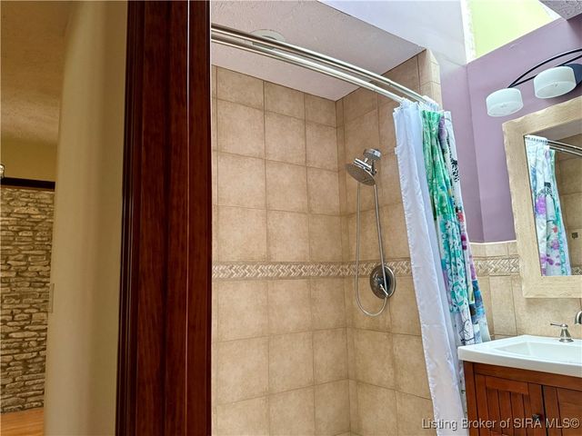 9818 Marion Martin Road, Charlestown, IN 47111