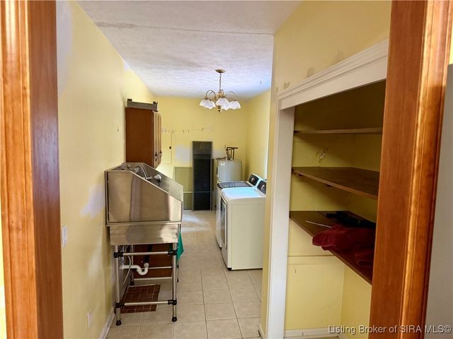 9818 Marion Martin Road, Charlestown, IN 47111