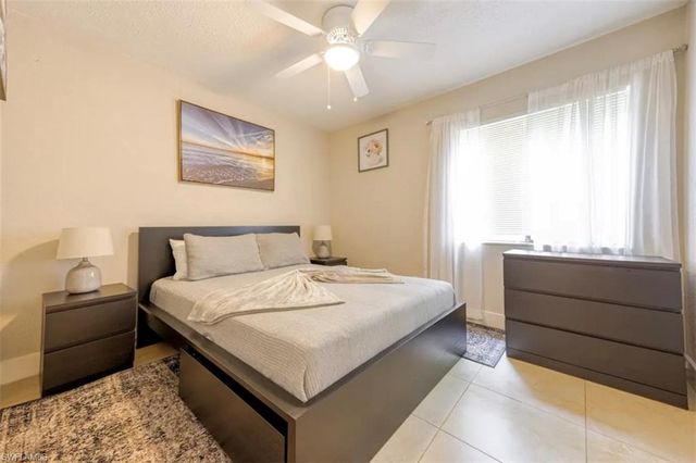 4605 Bayshore DR G2, Naples, FL 34112