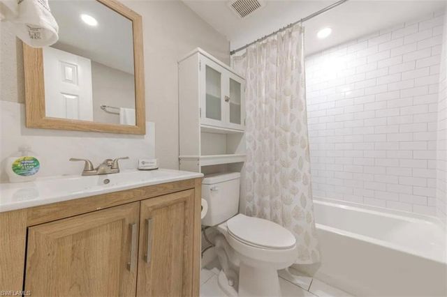 4605 Bayshore DR G2, Naples, FL 34112