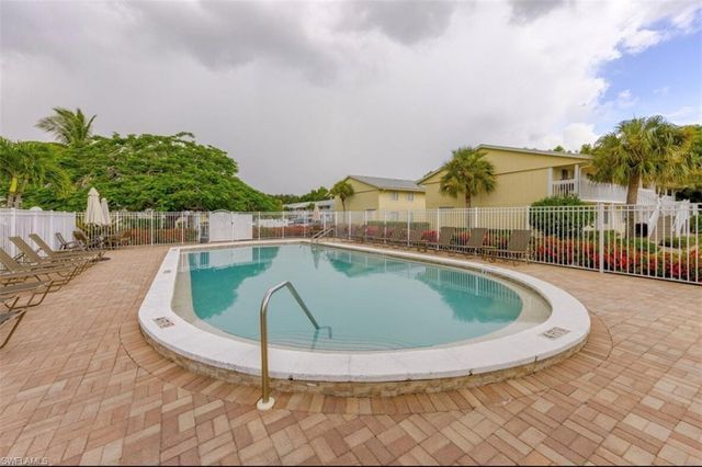4605 Bayshore DR G2, Naples, FL 34112